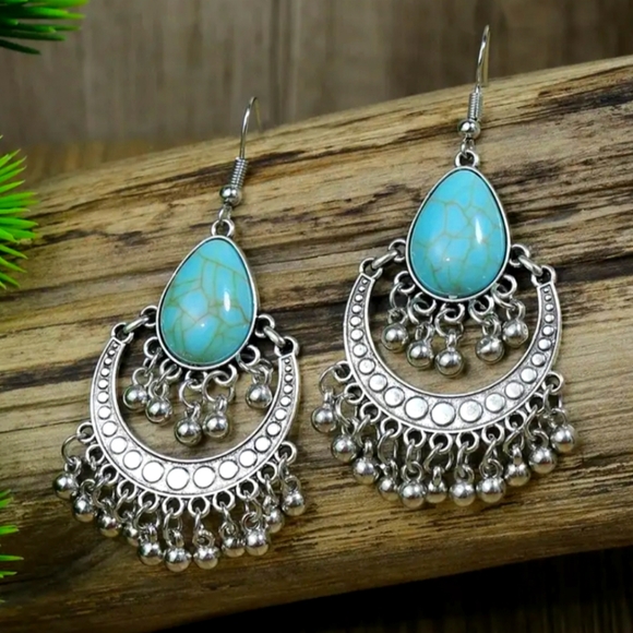 Vintage Style Ancient Silver Color Turquoise Women's Dangle Earrings Boho Style - Picture 1 of 3
